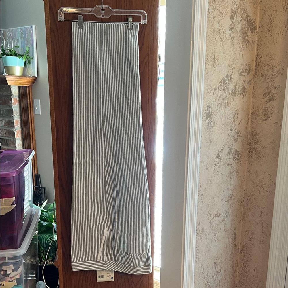 Liz Claiborne Striped Capris - Black and White